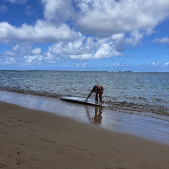 Meet your Posher, Nicole - Picture 3 of 3